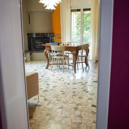 La Casa Di Giulia, Trilocale Con Balcone E Giardino * Brescia