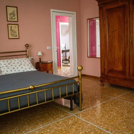 Appartamento La Casa Di Giulia, Trilocale Con Balcone E Giardino Brescia